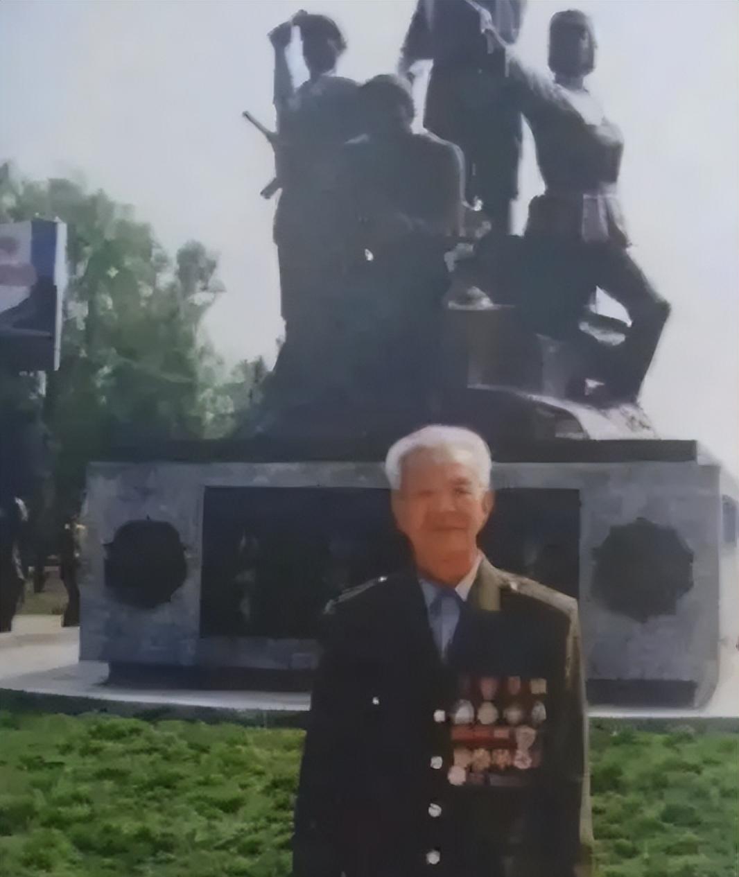 1969年，河北一师政委夜宿农家，偶然交谈时竟发现主人是曾立特等功的英雄人物！