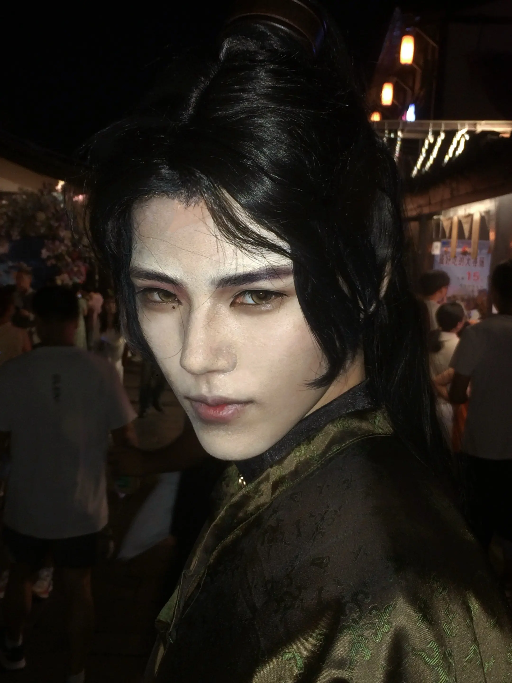 “阿真，今日同你一起去赏灯很开心。他们说在孔明灯上写下愿望就会实现，我...