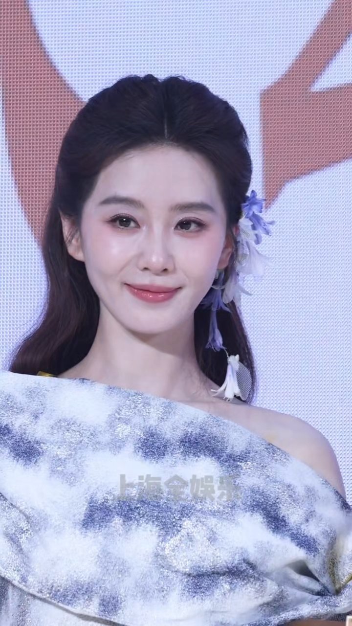 刘诗诗今日活动生图状态，美人如画~刘诗诗