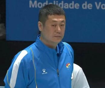 赵勇带队打全运会成绩稀烂，球迷纷纷质疑其能力是否适合执教中国女排，真的是尴尬。其