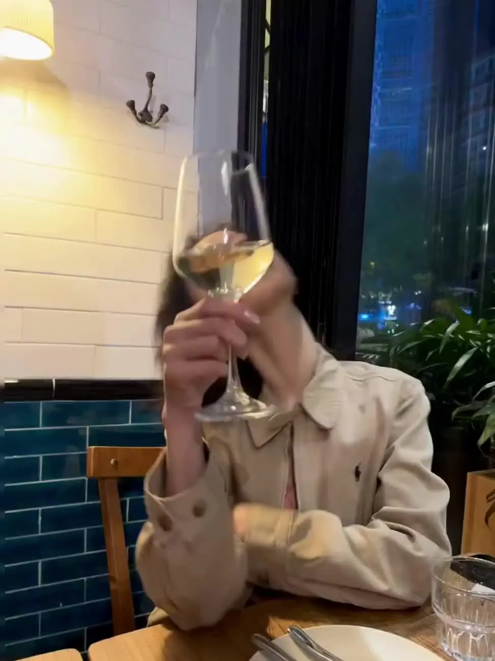 把不合适的人归还人海 把不该有的情绪深藏于心.
