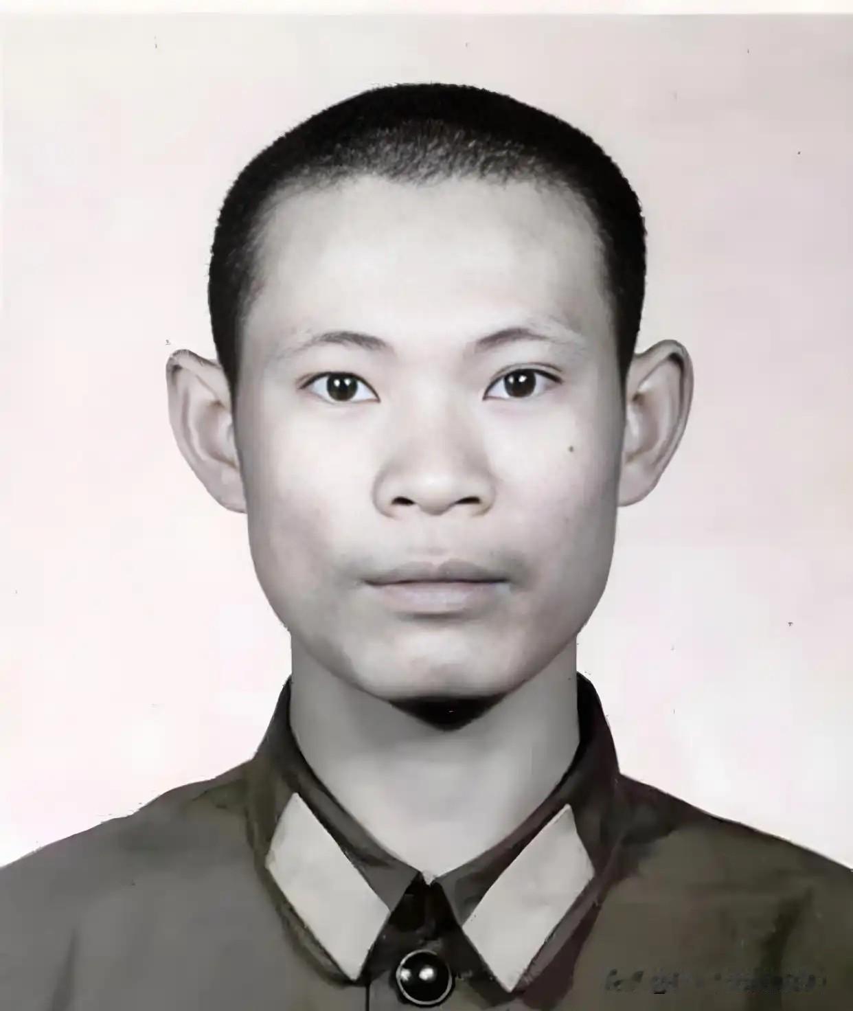 排长倒在血泊里，他吼着喊“我来指挥”可两年前，他死活不当班长

 1981年10