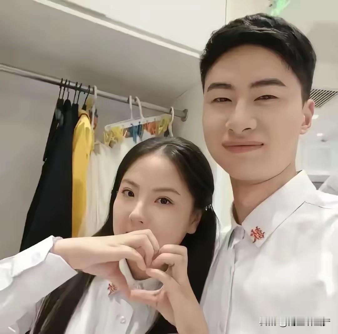 庞众望分了就分了，真没啥好意外的。

那姑娘爱咋咋呼呼晒存在感，跟他踏实闷头过日