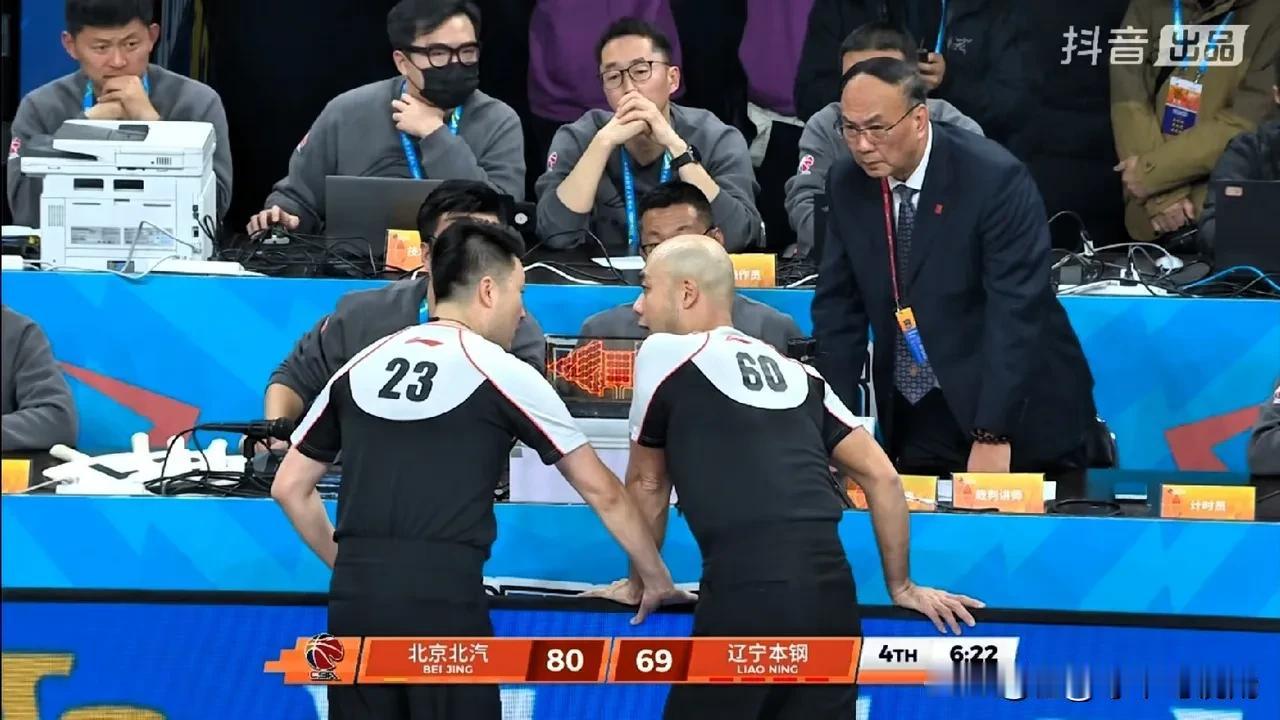 中国可能会是世界上第一个，使用机器人裁判的国家。
理由有三；
一，中国是世界上少