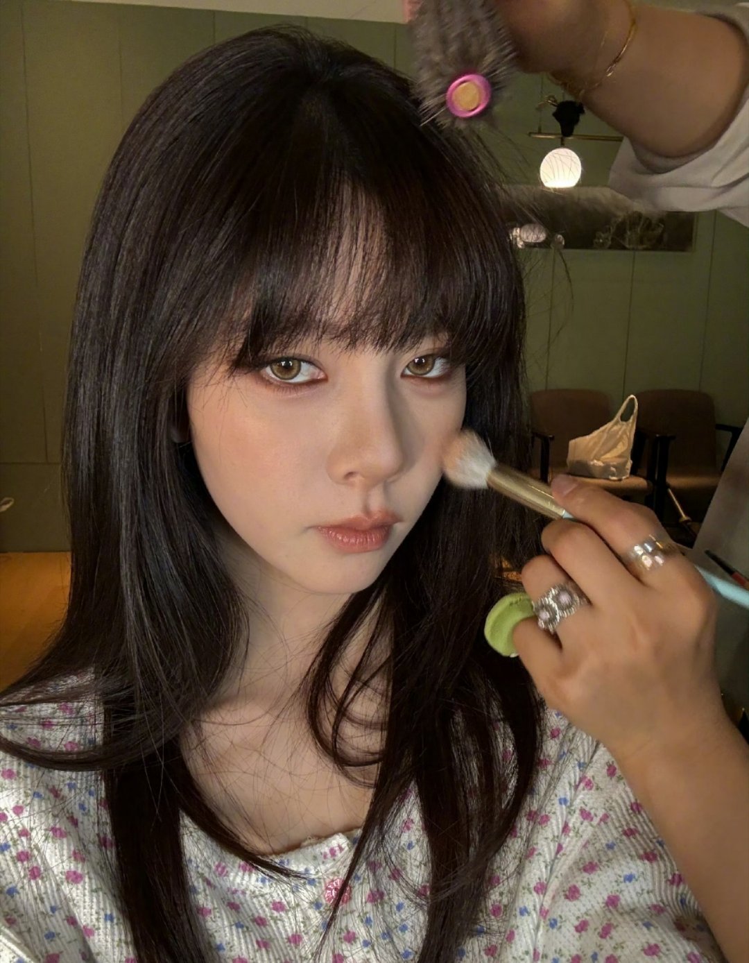 宋妍霏你长这样什么意思呗 没得我移不开眼！ 