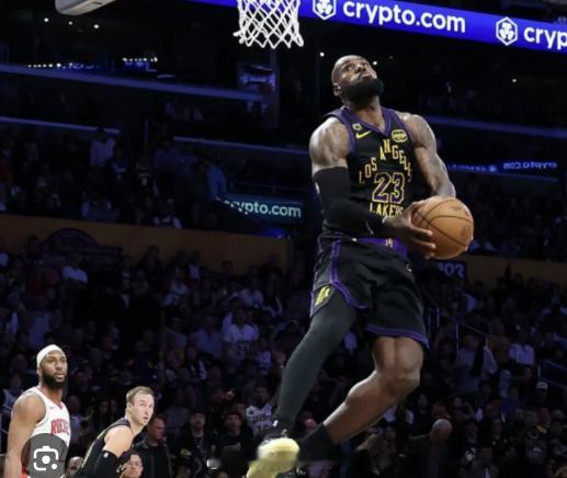 湖人2比0火箭41岁，依旧是联盟的王👑 湖人101-94击败火箭，系列赛2-0