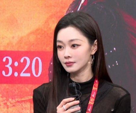 宋轶回应整容宋轶 没有整容 别用“整容”定义女生的变化，她不过是懂了怎么用妆容衬