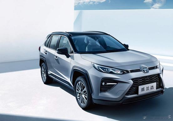 丰田向中国人喜好低头！新RAV4将发布，有大屏了，换装凯美瑞前脸RAV4是丰田旗
