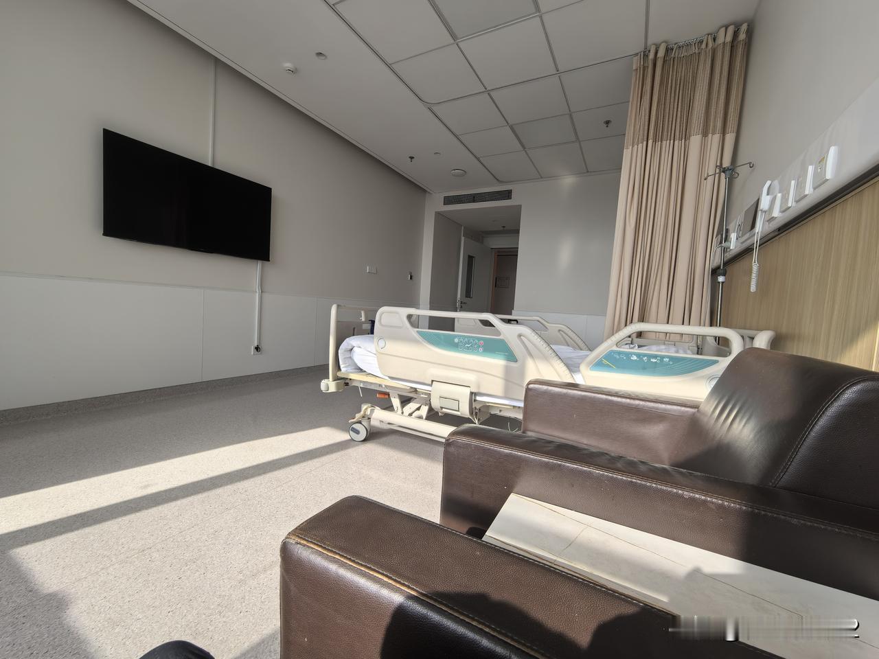 这是我住了5天的病房，今天就要离开了，对它还蛮有感情呢！离开时，拍下这组照片，作