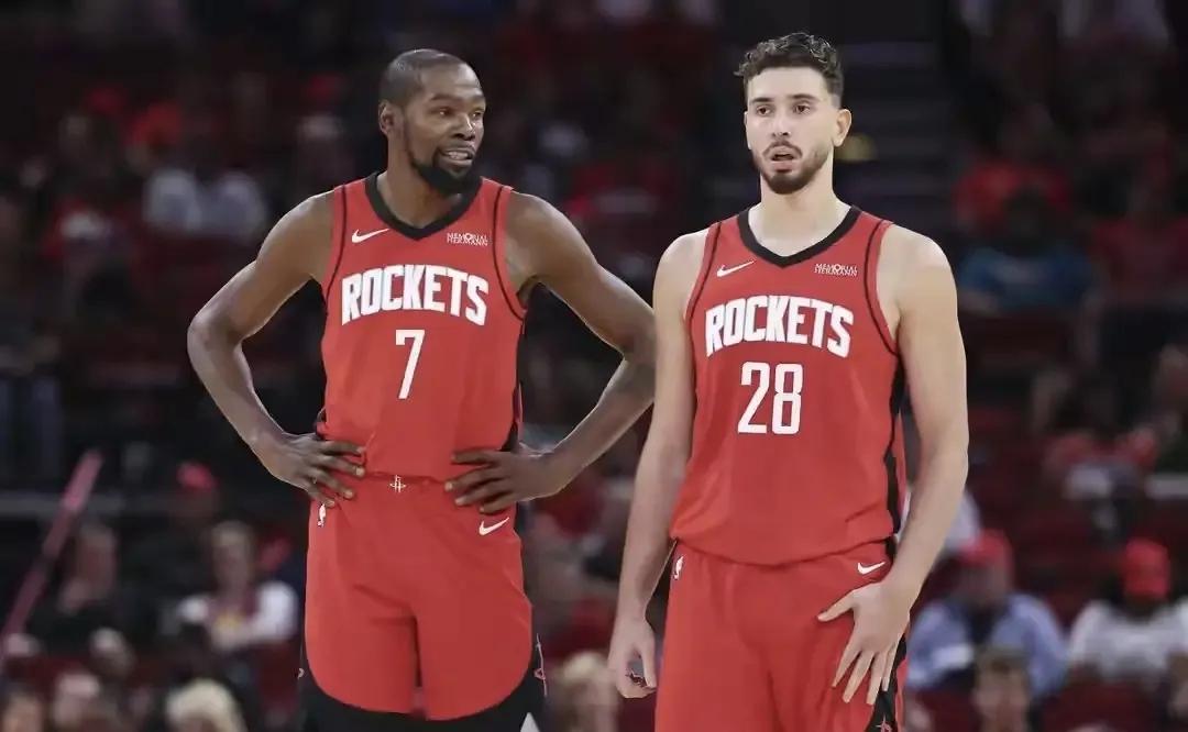 火箭噩耗！本就残缺的阵容彻底难了

火箭和奇才的这场比赛，无疑成为了本赛季最具戏