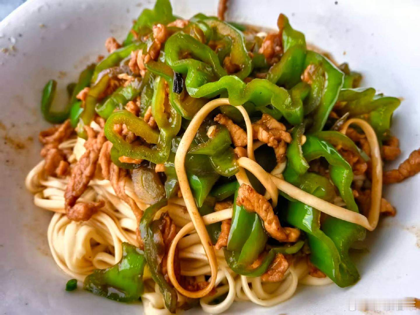 又开心又不开心，重新发啊老虎面馆，因为靠近移动公司，所以我们新大楼搬过去后就常去