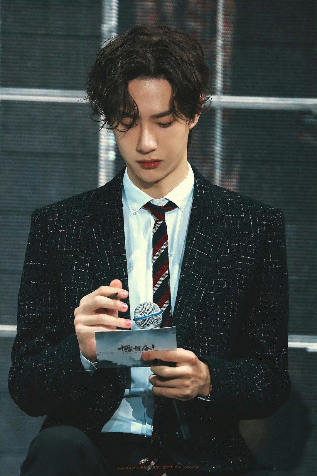 南京 191102  王一博你是天使降临人间么🦋 