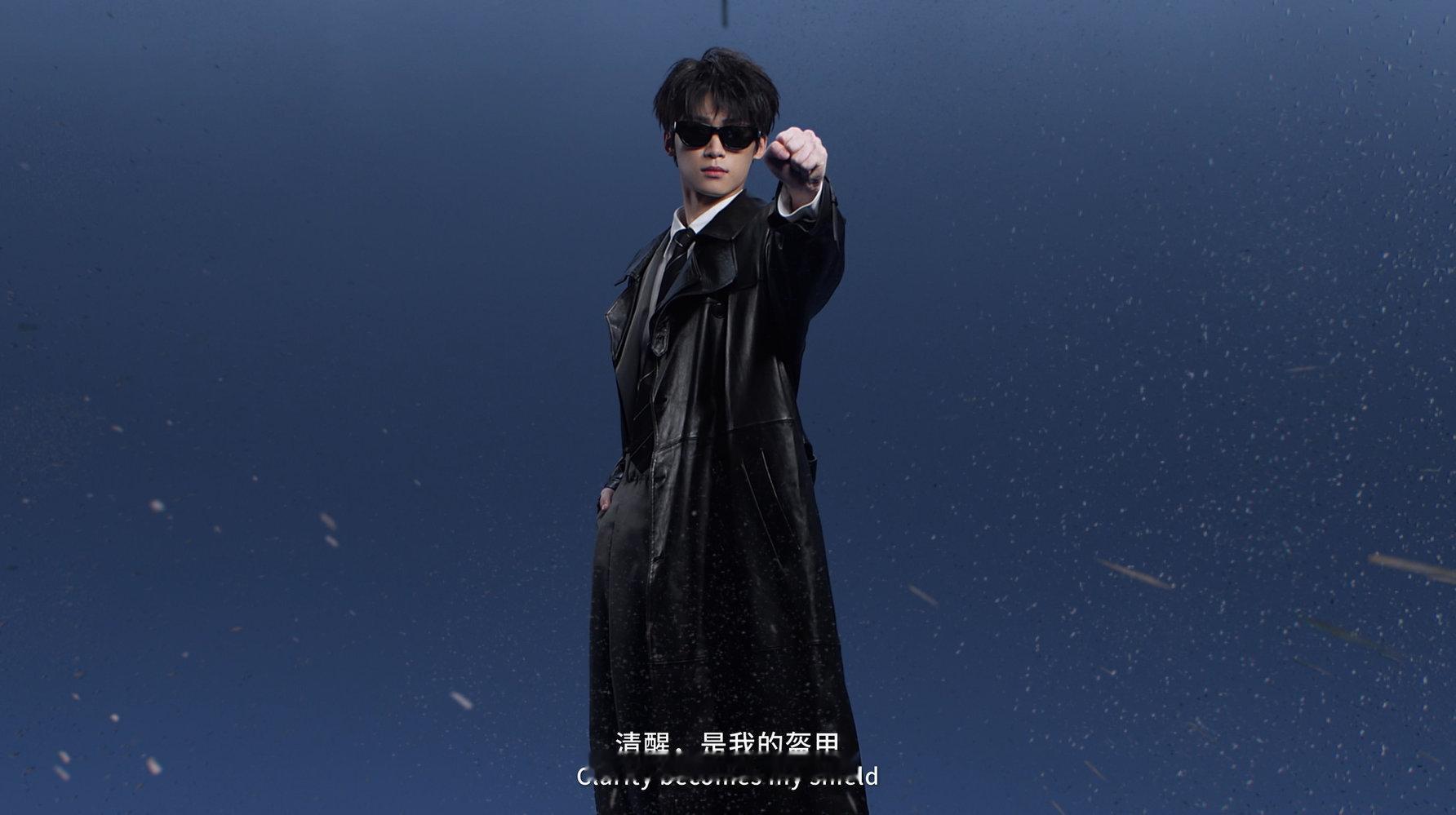 梓渝施洛华眼镜全球代言人说真的，施洛华眼镜简直就是锦上添花，把梓渝眼神里那股多样