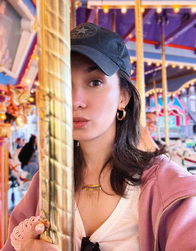 卢靖姗简直是妈妈们的互联网嘴替妈妈们的互联网嘴替来了 卢靖姗在有二胎之后也成长啦