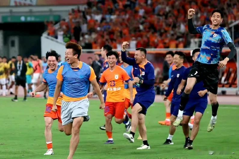 不出意外，山东泰山晋级亚冠精英赛正赛后，将带来以下积极变化:
  1、胸前广告将