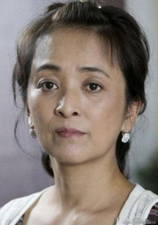 一婚嫁日本人，二婚美国、三婚法国，就是不嫁中国的她，现状如何？
 
李勤勤真正走