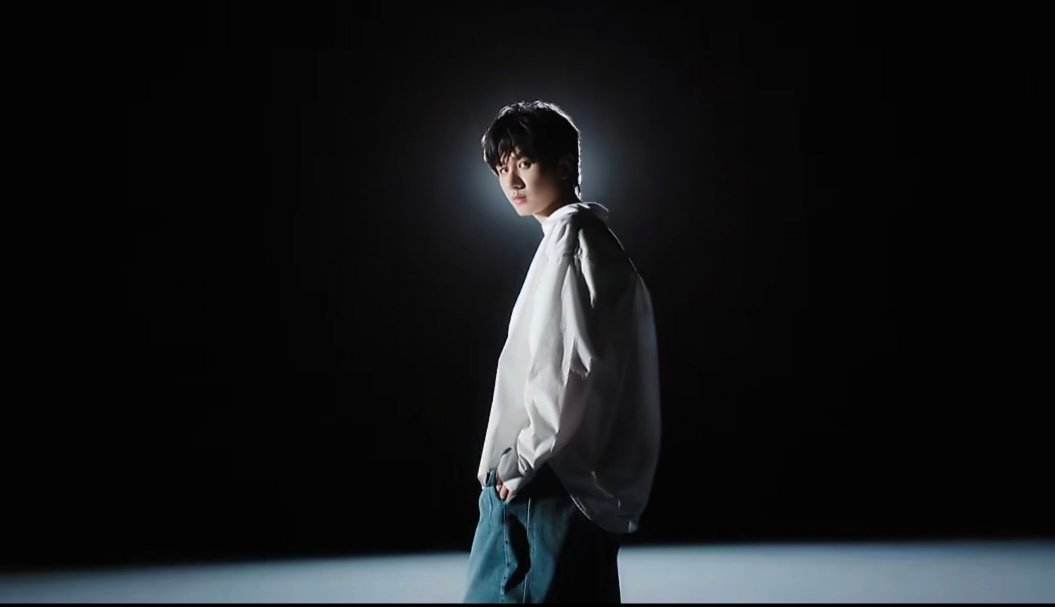 GAP中国品牌代言人成毅走出这一刻  看完成毅GAP“走出这一刻”官宣TVC，整