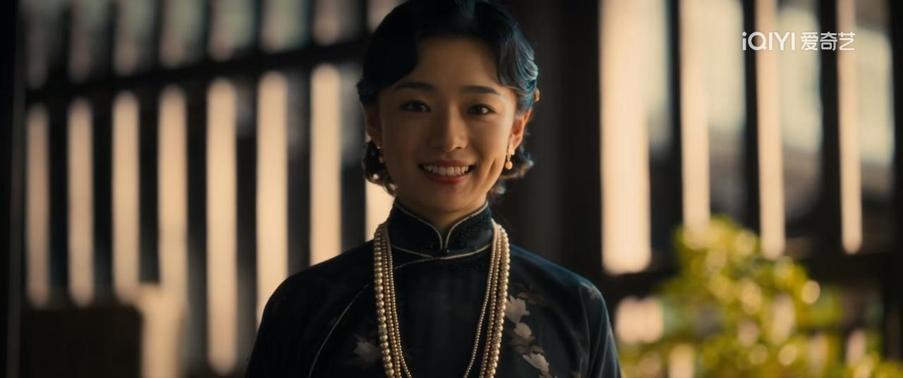 韩小月这身珠光宝气的打扮，是对丁玉娇最大的讽刺。

丁玉娇找了张云魁八年，大结局