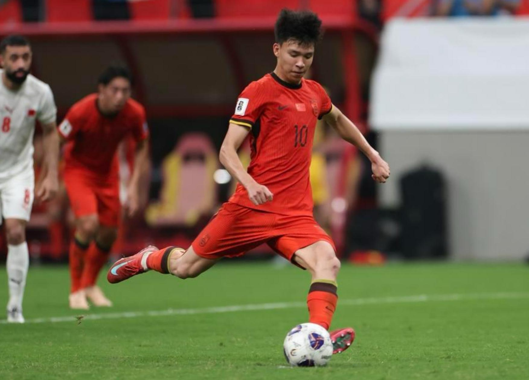 泰国小快灵遇上国足高空轰炸中国 vs 泰国（国际友谊赛）时间：2026-06-0