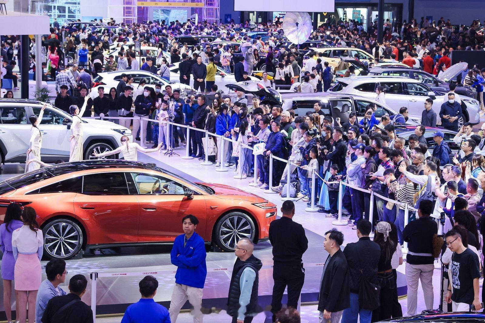 铂智 7 正式开启预订，针对12 月 31 日前完成下订用户，可享受 2026 