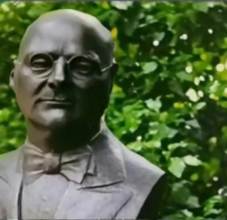 拉贝先生的后人也在学中文，他的孙子托马斯拉贝先生这次来南京可能会参加93阅兵，他