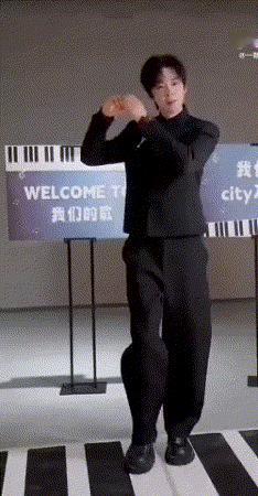 刘宇宁老了能别去跳广场舞吗[允悲] ​​​