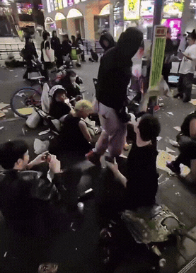 破防了！这还是网上一堆人夸赞的日本东京吗？

这个视频直接把我看傻了，东京街头垃