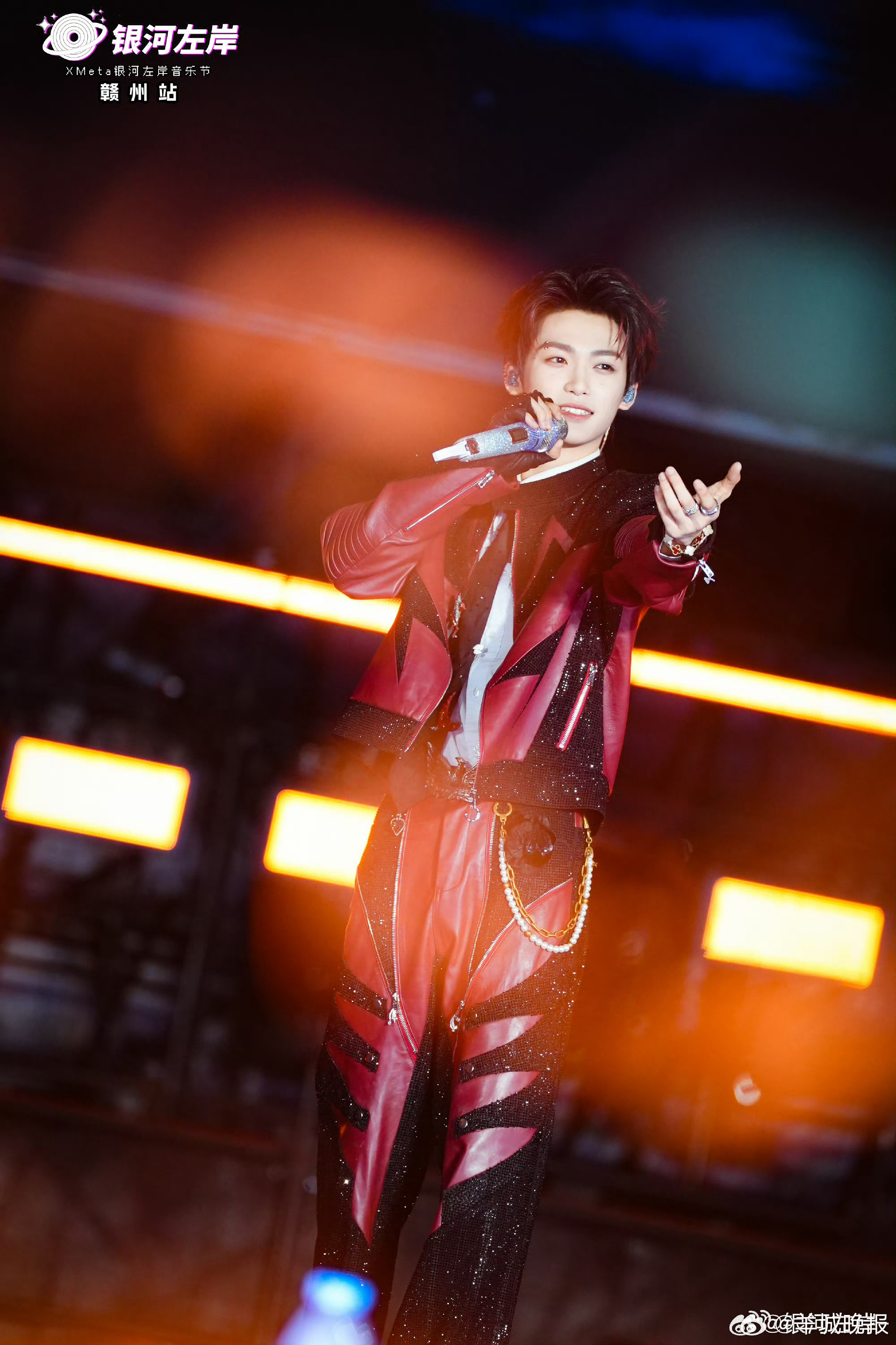 #梓渝[超话]#  【有音乐节作伴的秋天，你最期待偶遇谁？】百威啤酒莆田银河左岸