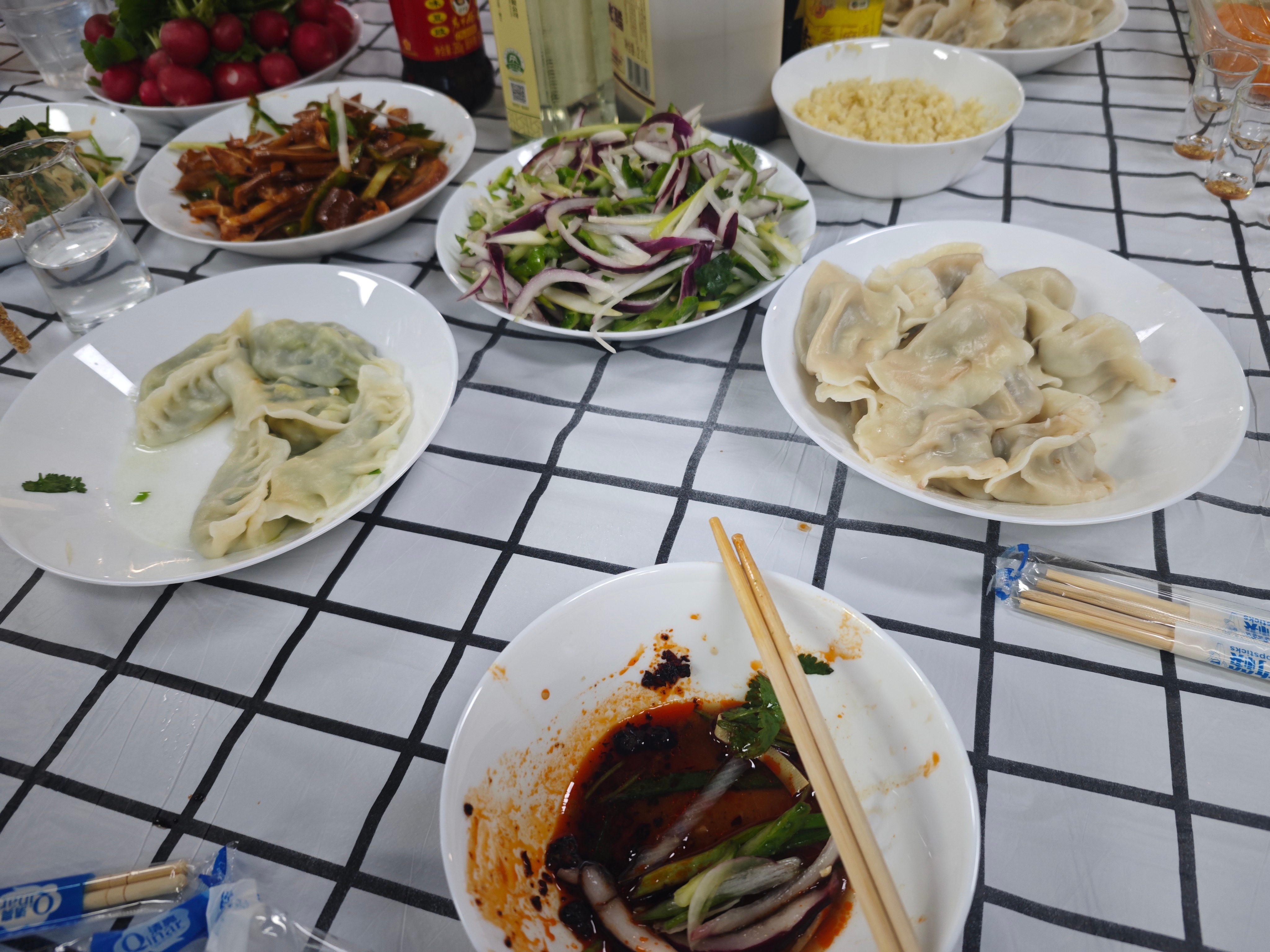 从百草园逛到三味书屋，在公司就是吃  各种…… 