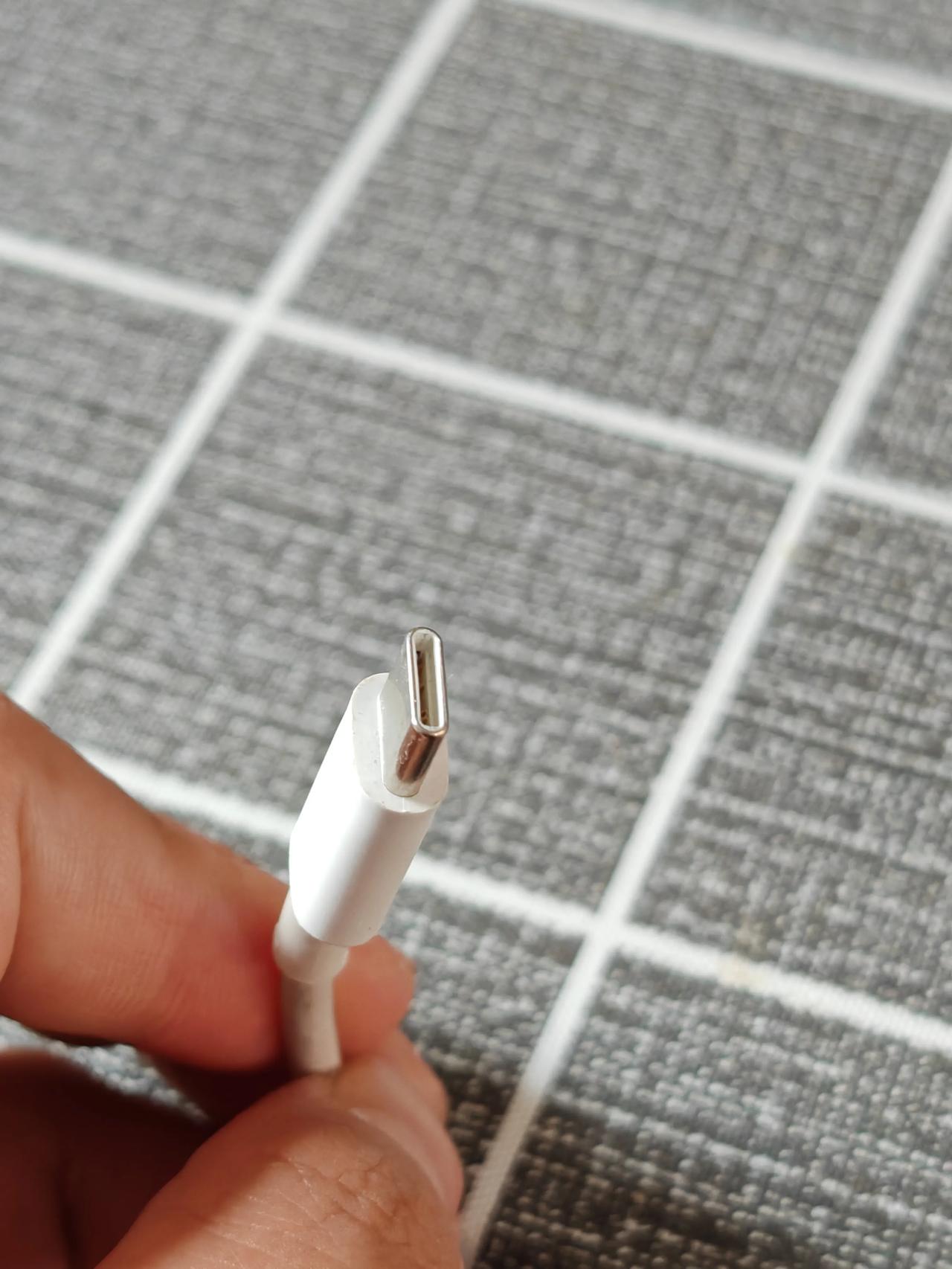#再见了Lightning#iPhone15系列真的用Type-C口了，这个变化