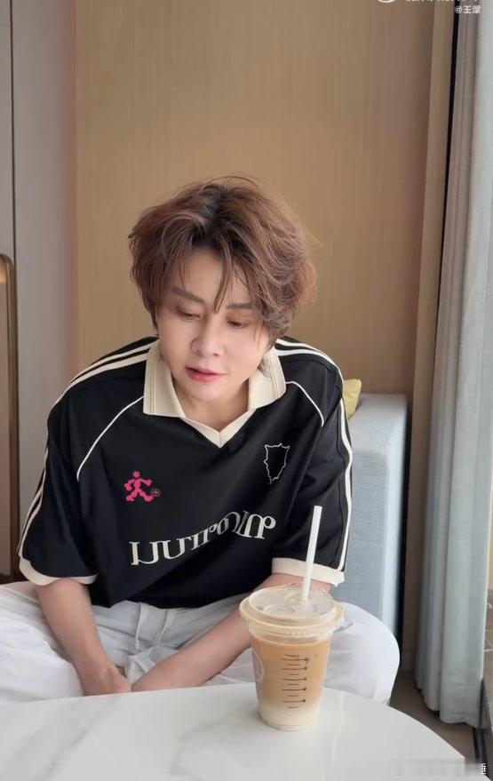 王濛离大vocal就差一个眉毛乘风2026 解锁全新唱歌方式，这独一无二的小技巧