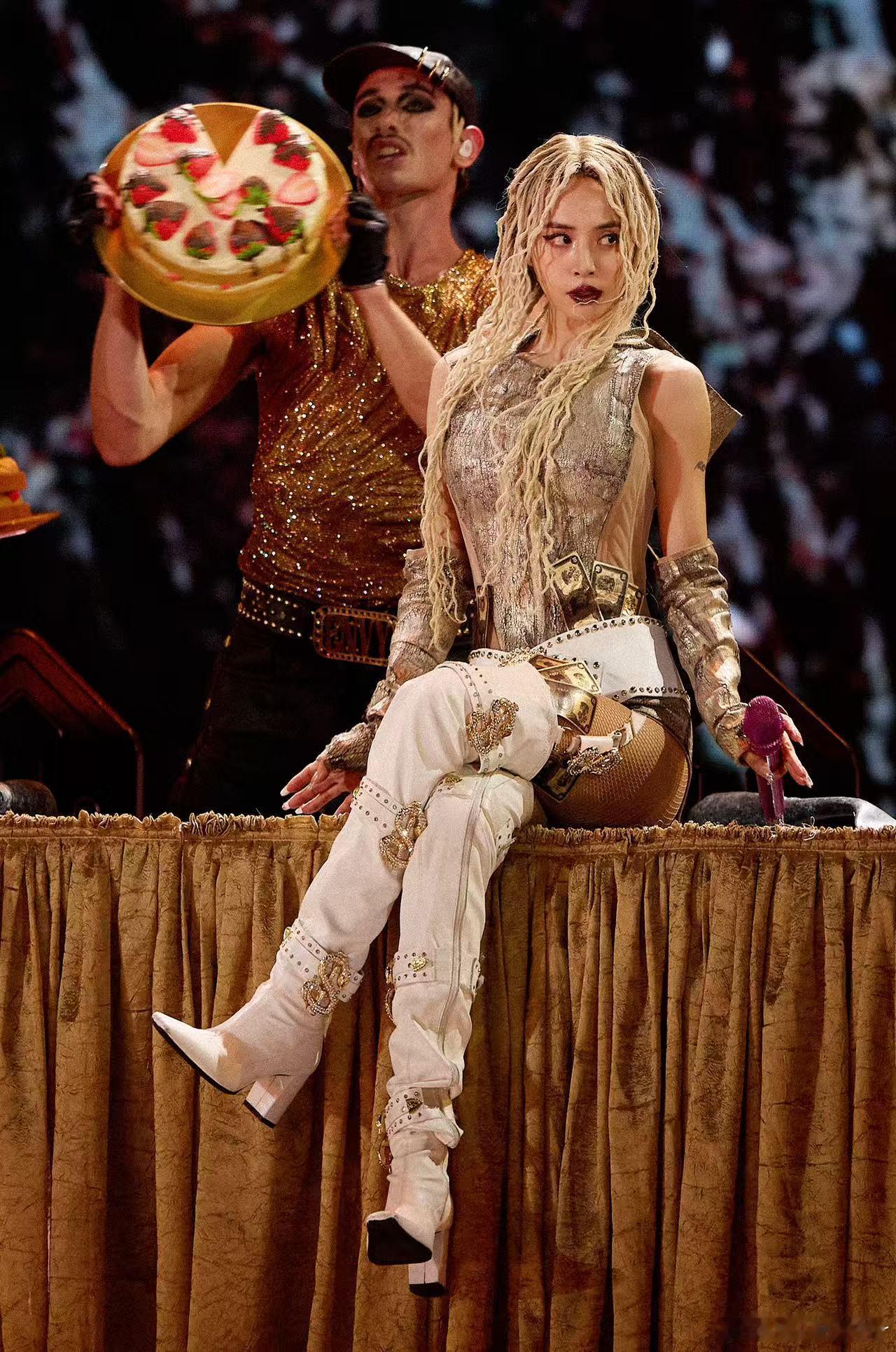 蔡依林鸟巢演唱会蔡依林鸟巢三连开 六月鸟巢见这句话终于可以大声说了。从今天开始倒