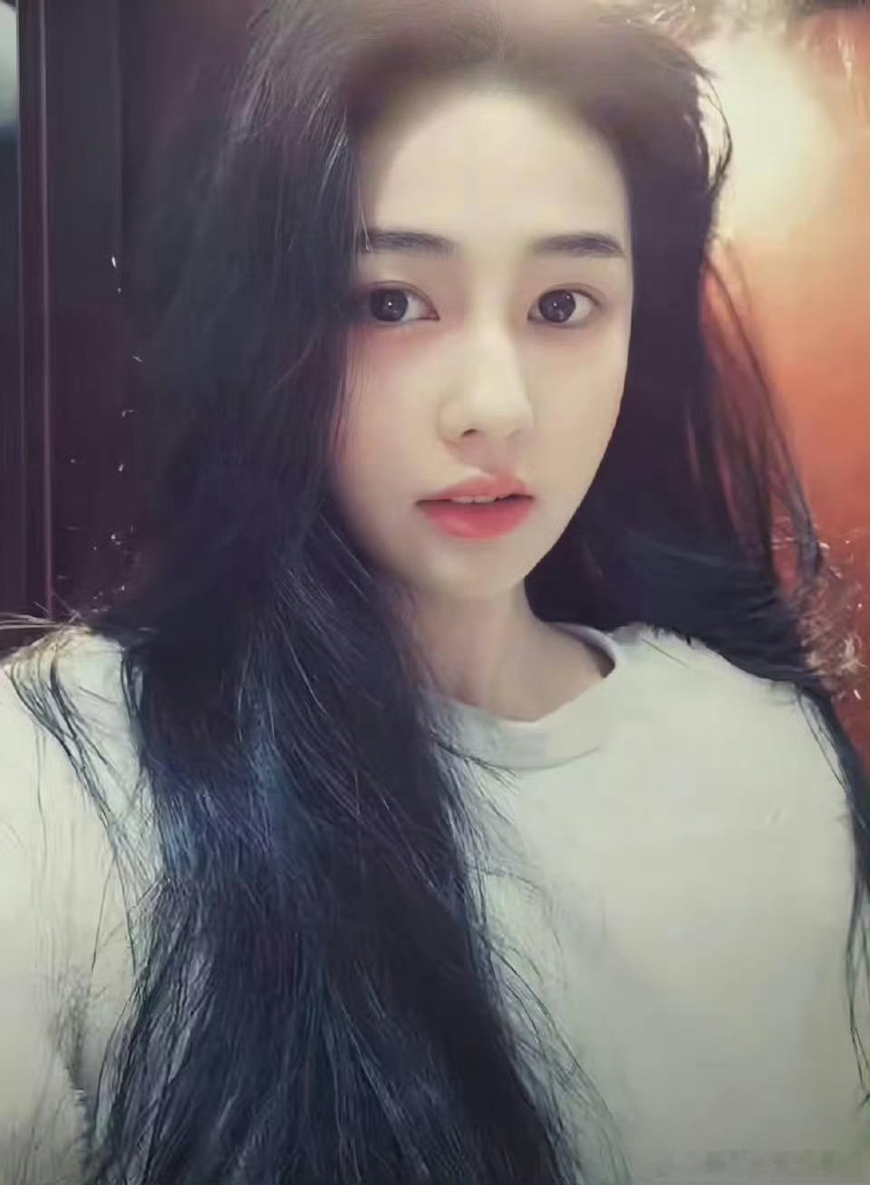 白鹿和Angelababy，哪个更像早期白月光 