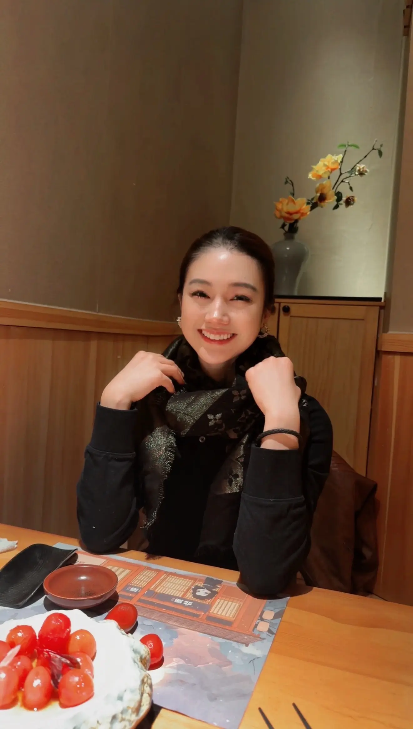 世界上有很多东西，可以靠努力争取，唯独总有一个，陪伴一生的爱人，需要一点运气