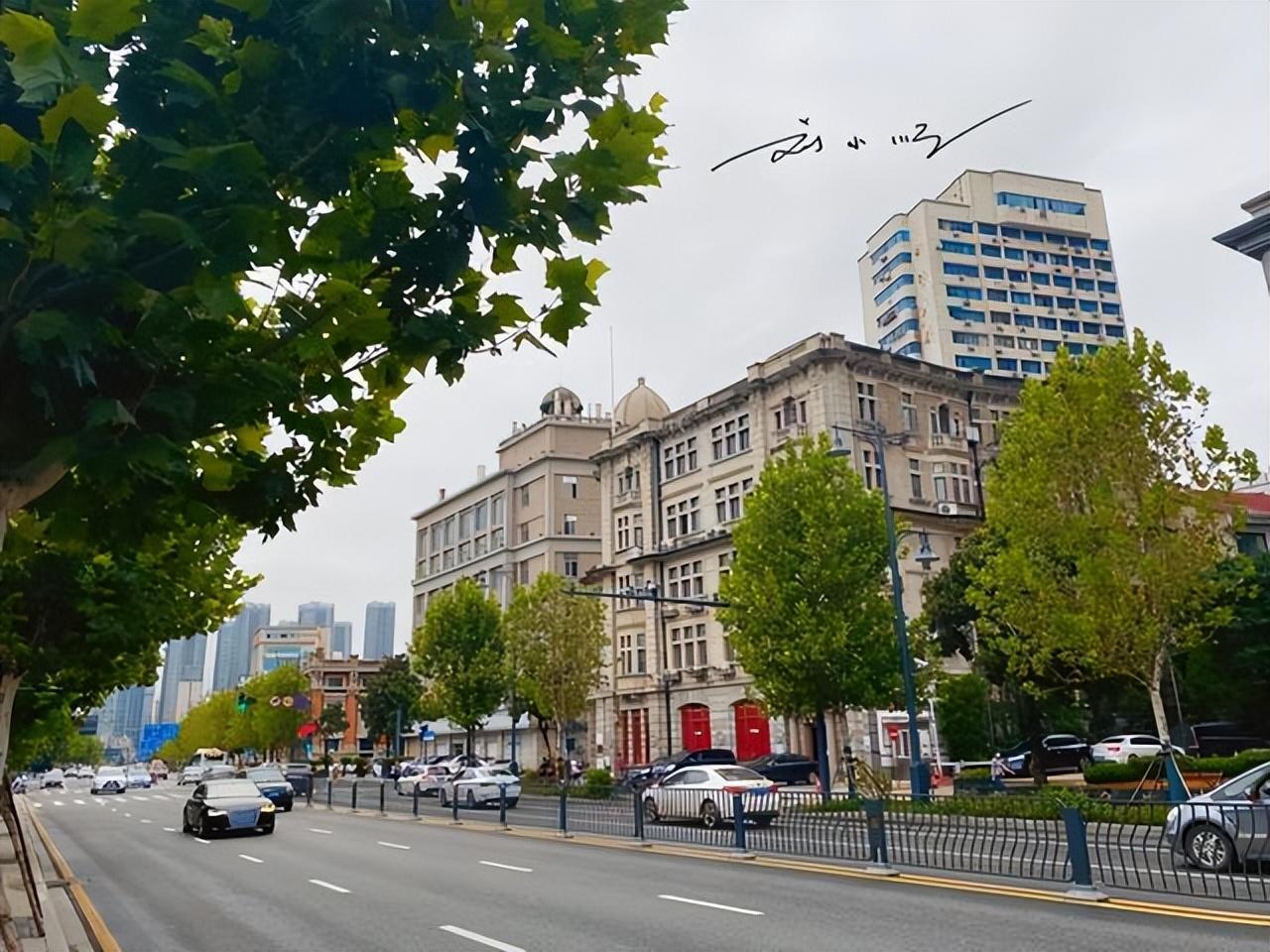 华中地区的著名“火炉城市”，一到夏天又闷又热，秋天也不凉快？

最近全国很多地方