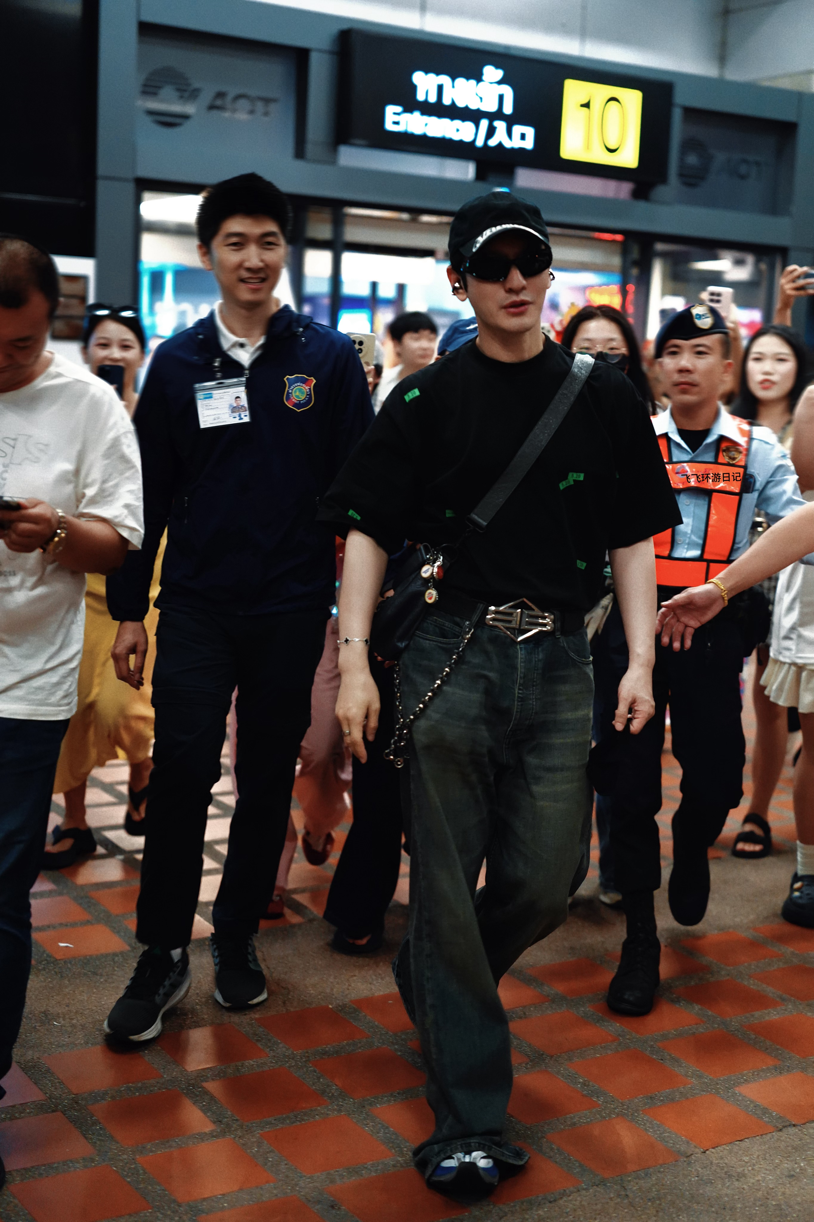 260516📸 泰国清迈🛬接到黄博士归来店长你答应了要多出门的哦！中餐厅 黄