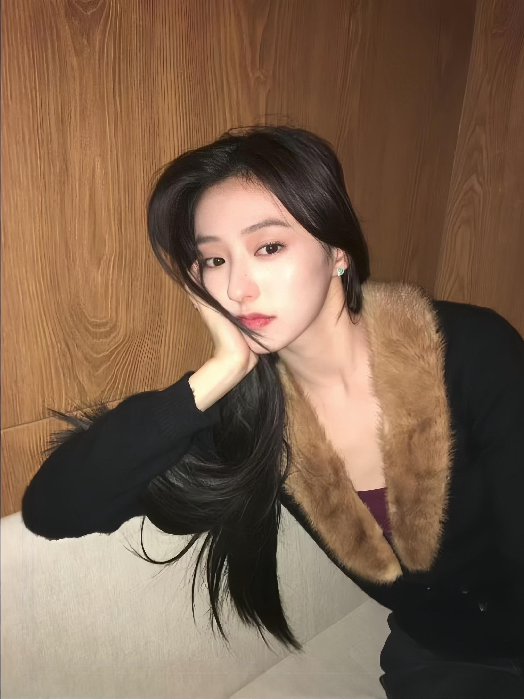 你温柔的唇致命的眼神。