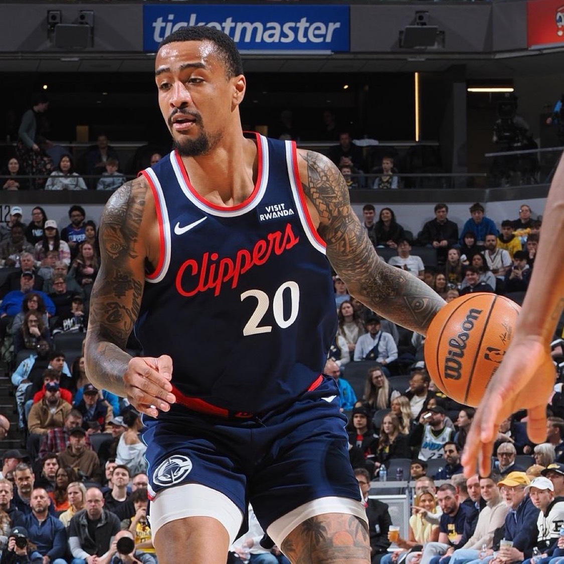 船记：如果洛杉矶快船队在自由球员市场开启前未能与约翰·科林斯达成续约协议，预计他