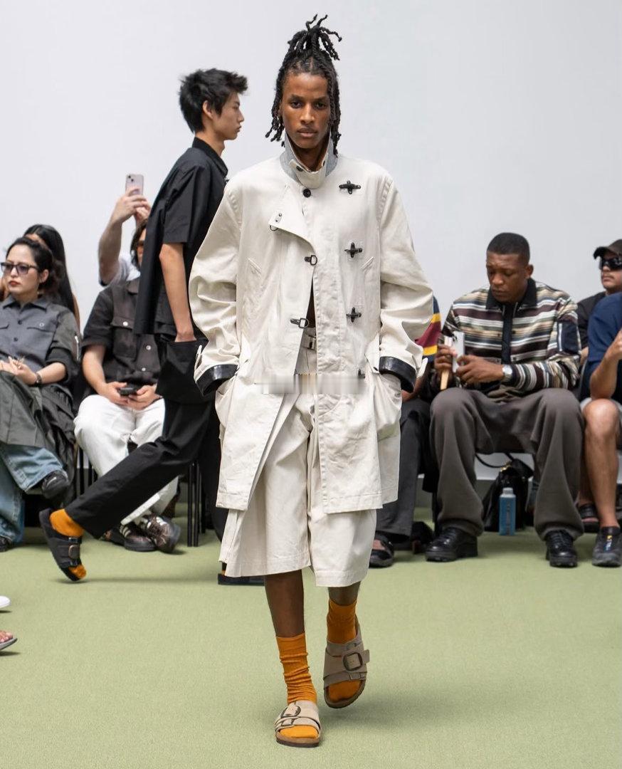 BIRKENSTOCK × Sacai 首度联手！在巴黎时装周 sacai 20
