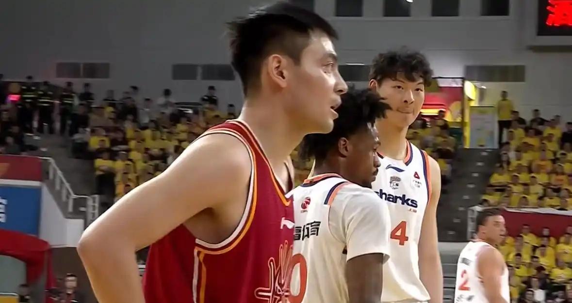 山西男篮VS上海男篮

近期联盟状态最好的球队，就是上海队，已经豪取12连胜坐稳