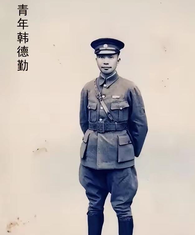 1943年，新四军活捉韩德勤，陈毅想悄悄放他走，中央批准后，他反倒赖着不走
 