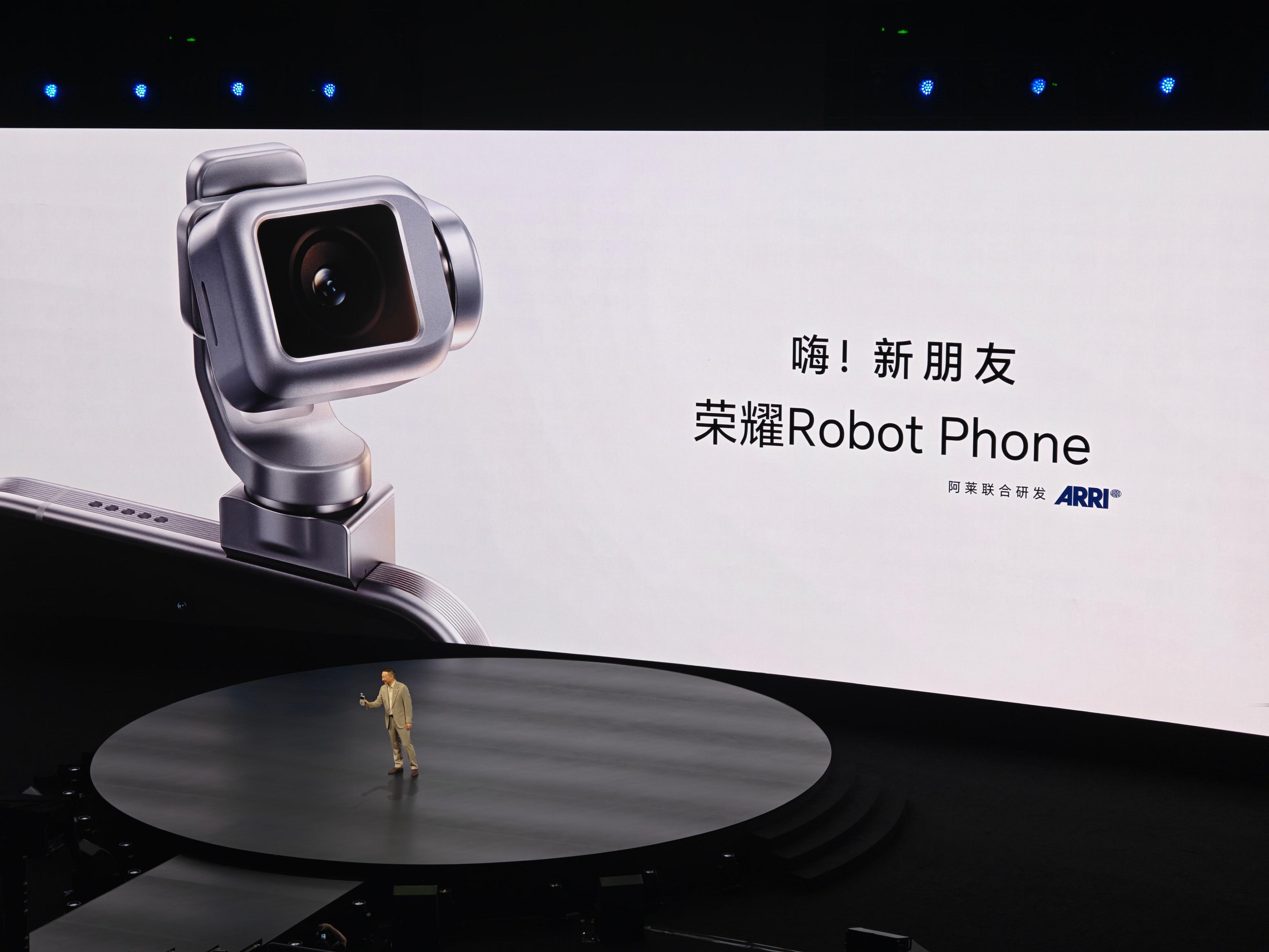 荣耀RobotPhone价格确实已经是今晚发布会的最大悬念了，按照我的理解，99