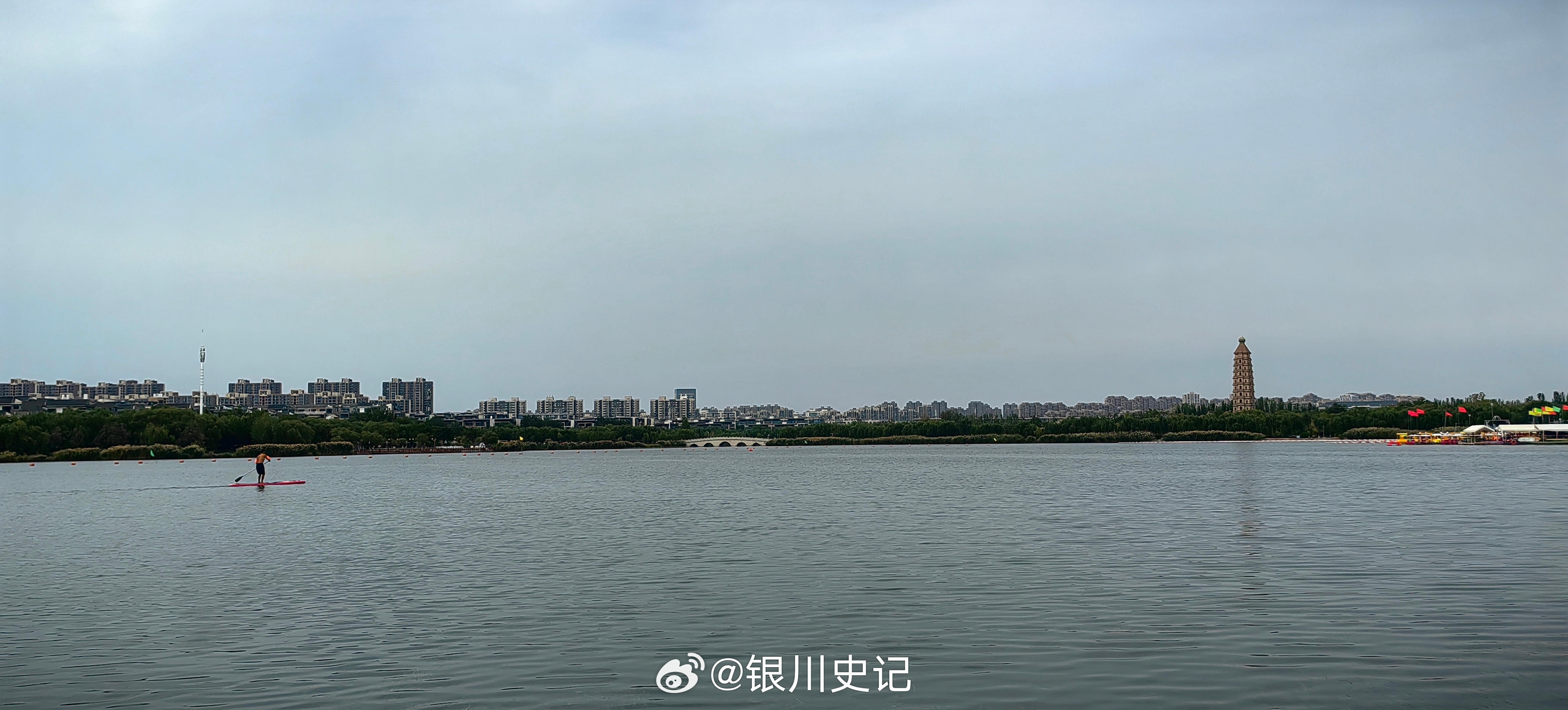 城市里的湖，北塔湖。随手拍[超话]随手拍银川史记  ​​​