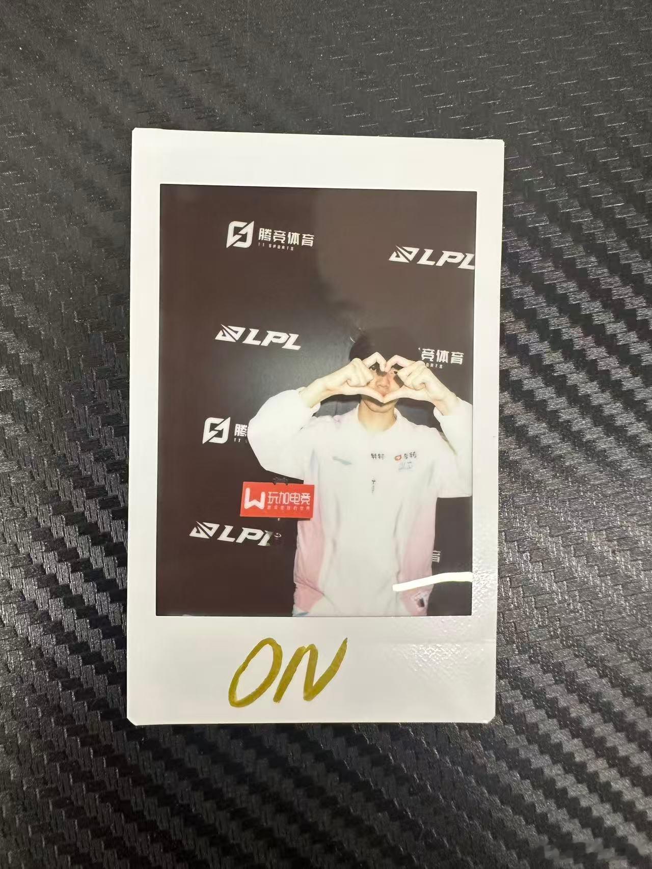 ON拍立得🈶大家来加妹的粉丝群蹲蹲拍立得啦，群里抽哦加妹铁粉群加友观赛群kni