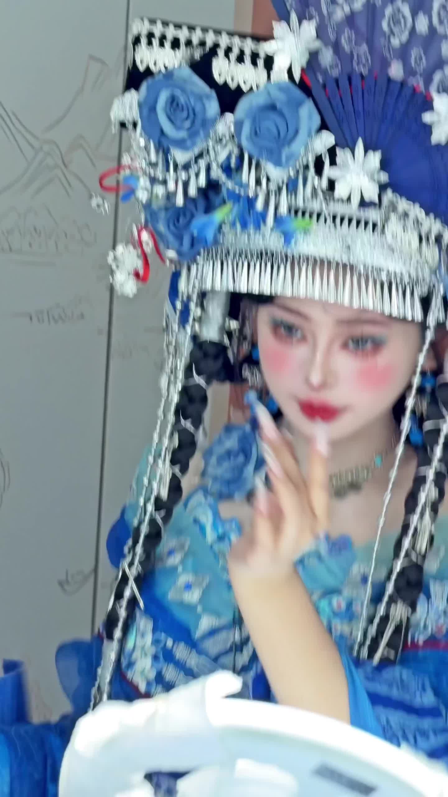 我去那遥远的南方采一朵，菟丝花送给你。