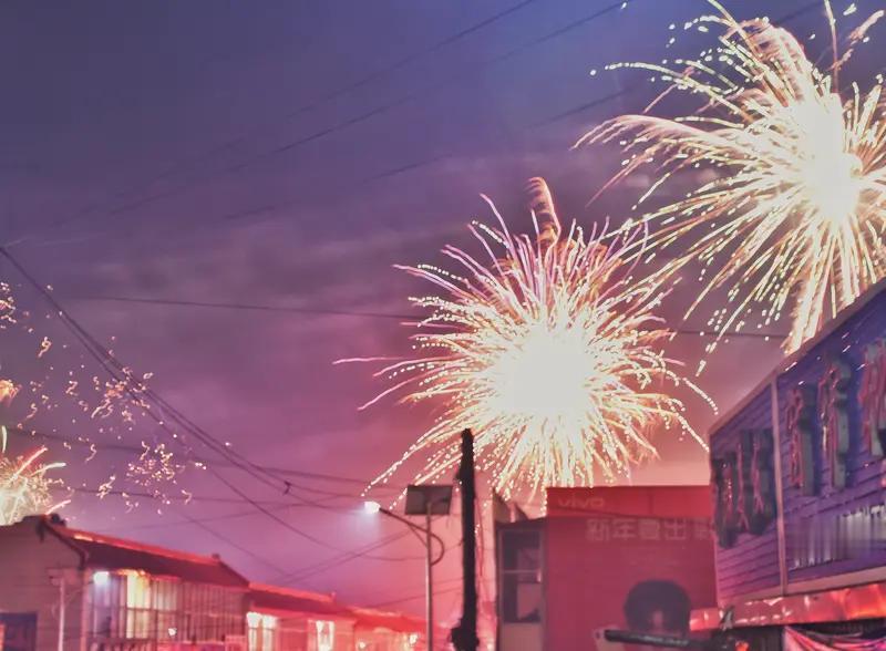 “年”字背后的农耕故事：一个关于丰收与驱邪的古老传说

大家好，今天是大年三十，