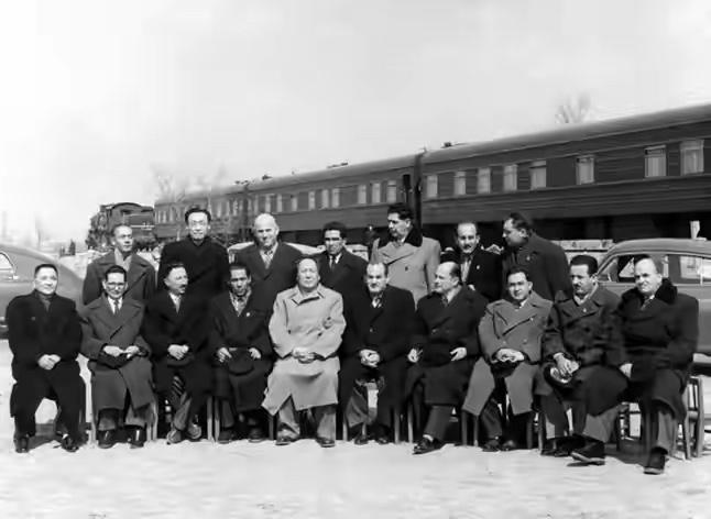 毛泽东的这场谈话，点破了拉美靠什么才能真正“逆天改命”

1959年3月，初春的