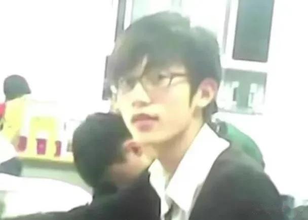 抛开主观讲道理，大学生掏鸟窝被判十年的依据是什么？

1.他的动机不是玩鸟，而是