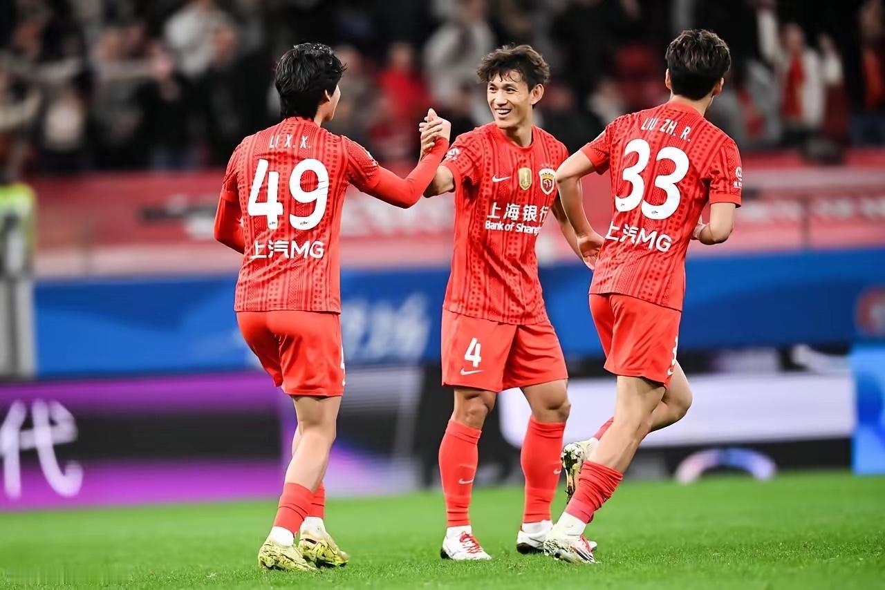 中超第七轮全部结束！
有几个意想不到！
1、想不到卫冕冠军上海海港又输球了！主场