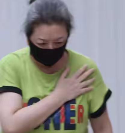 江珊这次，是真让人心疼了。
 
7月31日，石家庄大剧院，话剧《德龄与慈禧》收官